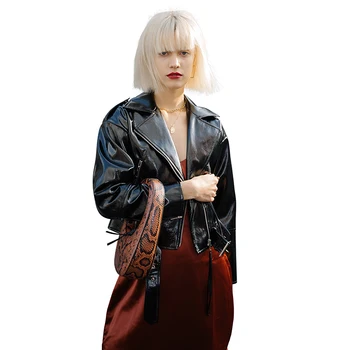 Модный бренд глянцевая лакированная кожа искусственная кожаная куртка женская уличная стильная глянцевая блестящая кожаная куртка F1039 прямая поставка